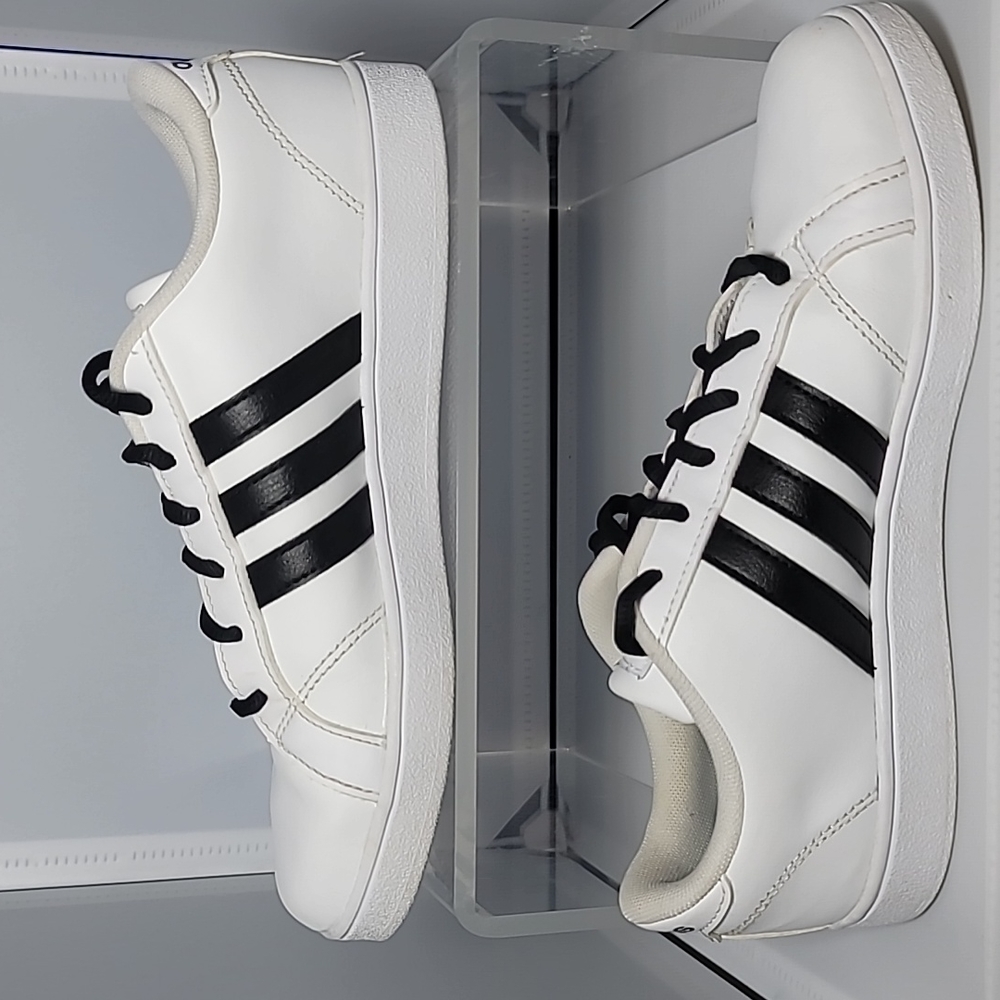 Adidas baseline AW4299 mens sz5 white with black stripes